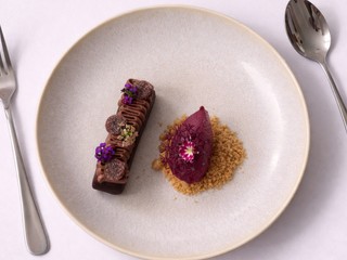 Čokoládová truhlička, mousse, čerešňa