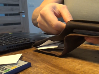 Prišiel vám preplatok zo zdravotnej poisťovne? Môžete prísť o celý účet