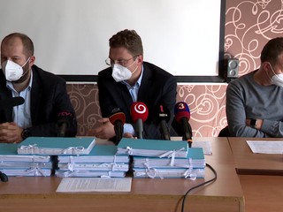 Lekári dávajú vláde poslednú výzvu. Ak odmietnu nadčasy, nebude sa mať, kto starať o pacientov