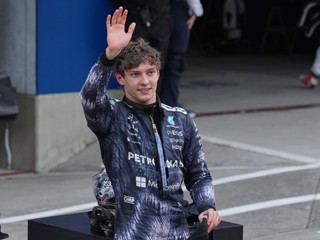 ANTONELLI vyhral aj v Japonsku, je najmladším lídrom priebežného poradia MS