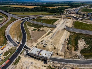 Otvorili napojenie D1 na D4: Centru Bratislavy sa vyhnú ďalšie stovky kamiónov