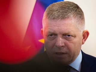 Opozícia ostro kritizuje vládu. Fico: „Nikto nie je dokonalý.“ Odmietol na krajinu hádzať špinu