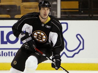 Chára miluje Boston. Zostane či skončí?