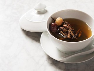 Neuveríte, koľko stojí táto najdrahšia hubová polievka