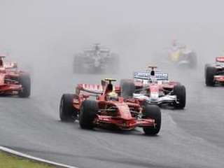 Vo Valencii rozhodne kvalifikácia a boxy