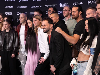 MÓDNA POLÍCIA z finále kinopremiéry Mama, ožeň ma: Tomáš ukázal špeciálnu bundu od Supermana, Heidi v teplákoch a tento nosí iba čiernu!