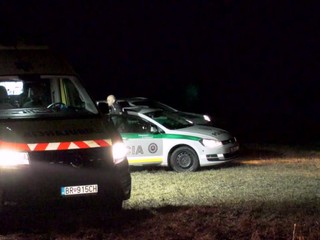 Vlak zrazil mladíka. Zázrakom prežil, utrpel ale devastačné poranenia nôh