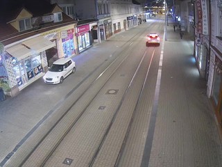 VIDEO: Po bitke sa snažil pred policajtami utiecť. Tí ho naháňali po známej ulici