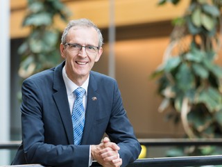 Europoslanec Štefanec: Momentálne máme 5 týždňový sklz s dodávkou vakcín