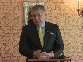 Fico pripúšťa zmeny pri voľbe zo zahraničia. Hovorí o riziku manipulácie