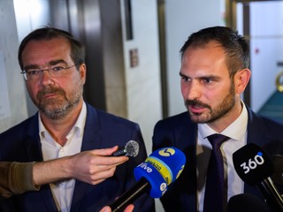 "Boh môže použiť zlých ľudí na dobré veci," obhajuje Krajčí hlasovanie za novelu ústavy
