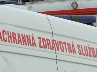 Žena sa zavesila za sanitku, záchranár zverejnil video na sociálnej sieti