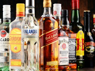 Štátny alkohol budú vo Švédsku rozosielať až domov