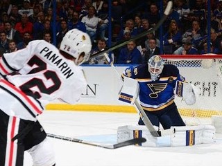 Panarin si užíva NHL. V noci stihol hetrik Gordieho Howea