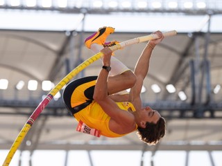 Fenomenálny Duplantis opäť prekonal svetový rekord