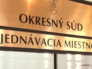 Pred 4 rokmi zabil brat brata. Stále behá po slobode