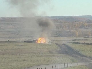 Vo vojenskom priestore explodovala munícia. O život prišiel jeden vojak, viacerí sa zranili