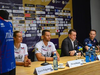 Volejbalistky aj volejbalisti výnimočne na jednom mieste