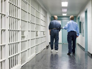 Väzni absolvovali očistu. Okúpali sa v ľadovej vode