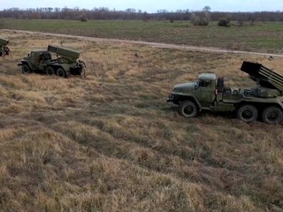 Rusko sťahuje vojakov z ukrajinských hraníc