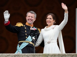 VIDEO: Dánsko po nečakanej abdikácii privítalo nového kráľa