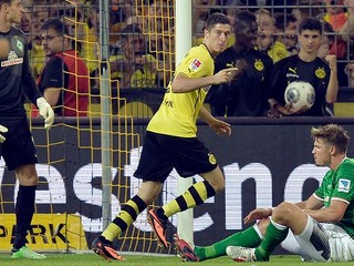 Lewandowski v lete do Bayernu, vo Wikipédii bol Judášom