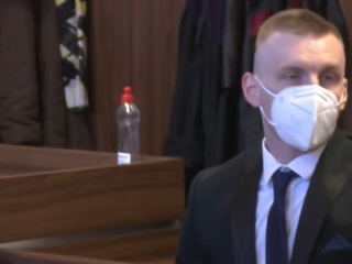 Muž, ktorý škrtil šnúrkou kamaráta a hodil do kanála, pozná svoj verdikt