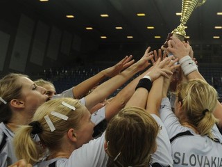 Šikovnice postúpili na ME