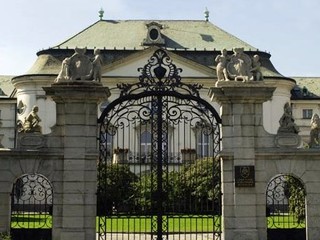 Dnes prvýkrát zasadla Pracovná skupina pre obnovu dôvery v právny štát. Sú známi jej členovia