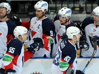 Slovan vyhral na ľade lídra v Omsku 3:2 po nájazdoch