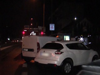 Nabúral, kde sa dalo, a z miesta ušiel. Policajti pátrali po vodičovi kaskadérovi