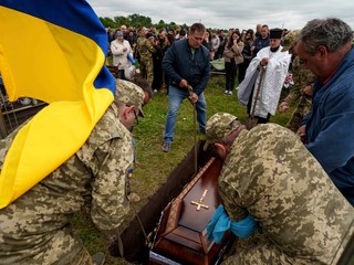 1208. deň na Ukrajine: Rusko odovzdalo Ukrajine ďalších 1200 tiel