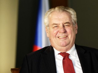 Z kontroverzného prejavu Miloša Zemana sú senátori pobúrení