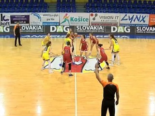 Tri série o umiestnenie víťazne pre domáce tímy