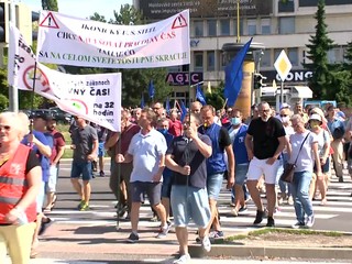 Protest v Košiciach: Zamestnanci nesúhlasia s dlhším pracovným časom