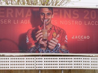 Veľkolepý podpis zmluvy Valjenta v Španielsku