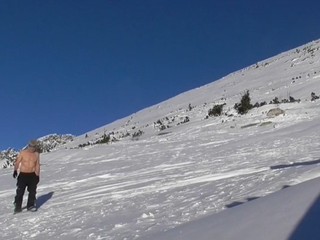 VIDEO: Otužilcov v Tatrách nezastavili ani mrazy