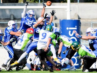 Derby Slovensko - Česko naživo na HUSTE.tv ako Federal Bowl
