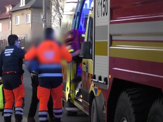 V suteréne domu vybuchol kotol. Počas explózie sa tam nachádzal majiteľ