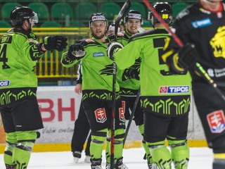 Obe semifinále rozhodovali predĺženia. Pohár pozná finalistov