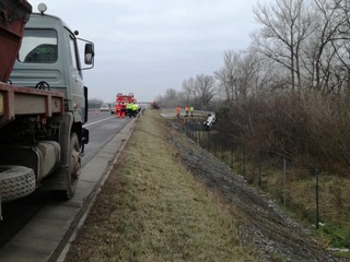 Smrť na diaľnici. Dvadsaťdvaročný mladík bol na mieste mŕtvy