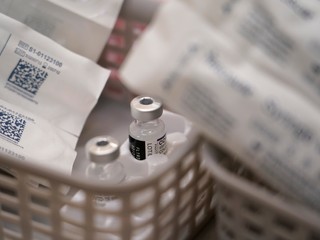 Slovensku chýbajú mladí lekári pre dospelých a deti, lenže za ambulanciu musia niekedy zaplatiť desaťtisíce eur