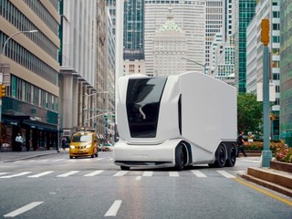 Samoriadiace kamióny navigujú čoraz obratnejšie: Tu je dôkaz!