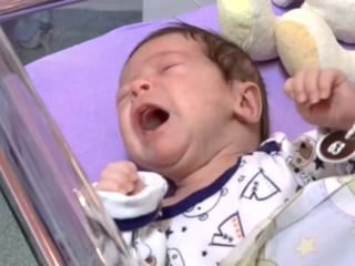 V hniezde záchrany sa ocitlo ďalšie dieťa. Patrik má len pár dní