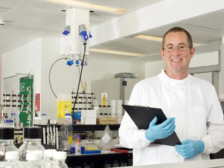 Špičkoví vedci nedostali eurofondy