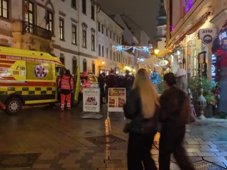 Útočník napadol muža v centre Bratislavy. Stratil sa v dave a z miesta činu ušiel