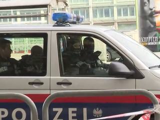 Lovili homosexuálov, brutálne ich bili a ponižovali. Polícia zadržala aj Slováka