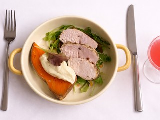 Pečený batat s morčacím mäsom na bylinkách