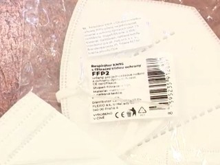 Klasické rúška už nemusia stačiť. Proti britskej mutácii sú lepšie respirátory FFP2