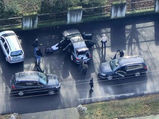 Protidrogová akcia na Slovensku. Polícia zadržala viacerých páchateľov a päť z nich obvinila